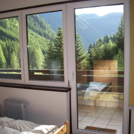 Alpine Apartment *